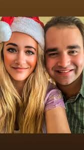 I had a wonderful time spending Christmas with my close friend Claire and  she like family to me. Merry Christmas to everyone today!! 🎁🎄From home to  home, to one place and another the Christmas spirit ...