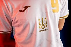 Luni, de la ora 19:00, arena naţională găzduieşte un meci pe muchie de cuţit Soccer Ukraine S New Soccer Kit Sparks Outrage In Russia Ahead Of Euro Reuters