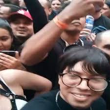 Carrossel só pra falar que estive no @knotfest , fiz pouquíssimas fotos e  vídeo porque estava curtindo demais o evento e nem pensei