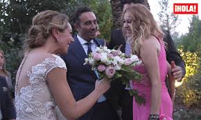 Elegir las canciones para el vídeo de la boda os permitirá personalizar el resultado y disfrutar de un recuerdo 100% a vuestro gusto. En Video El Momento En El Que Rocio Entrego Su Ramo Los Bailes Y Canciones De Los Invitados
