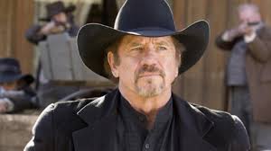 Django unchained is a 2012 film about a freed slave, along with a german bounty hunter, on a mission to rescue his wife in the antebellum era of the deep south and old west. Django Unchained Star Soll Frau Finger In Den Po Gedruckt Haben