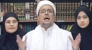 Pornografi, menurutnya, adalah objektifikasi sekaligus perendahan status moral perempuan. Hari Ini Pernikahan Putri Habib Rizieq Shihab Syarifah Najwa Shihab Penggunaan Gedung Harus Izin Pikiran Rakyat Bekasi