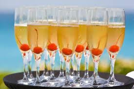 Soupe De Champagne 3 Recettes Que Vous Allez Adorer Cocktails Vin Champagne Recette Cerise