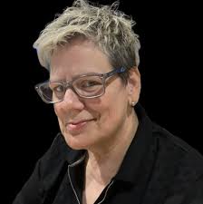 Brandon Blackstock, ex-husband of Kelly Clarkson and stepson of Reba  McEntire, has died at 48 after a 3-year battle with cancer. 💔 Read more  below ⬇️