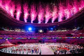 La noche se puso sobre la capital japonesa y con ese telón de fondo acaba de comenzar este viernes la ceremonia de inauguración de los juegos. Biyvgvrdqtokpm