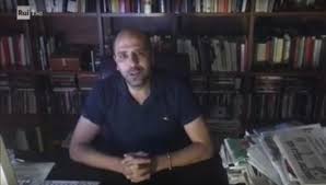 Taranto Checco Zalone E Gli Auguri Per Il Nuovo Anno Agli Studenti Tarantini Video Pugliapress Quotidiano Online