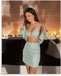 HIUBVCMML Celebrity Victoria Justice Sexy Body Portrait Art Poster（3） Wall  Poster Art Canvas Printing Gift Office Bedroom Aesthetic Poster ...