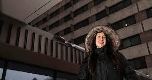 With the lure of free housing, hundreds of UW students apply to be resident  assistants