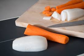 Picadoras de carne y tomateras. Las Tablas De Cortar Alimentos Mejor De Madera O De Plastico