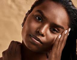 8 Ways to Remove Dead Skin From Your Face, According to Dermatologists