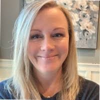 Stephanie Brace's Instagram, Twitter & Facebook