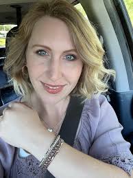 A quick first look at the Pink Friday drop! And this is not all of it!  🩷👛🌸 🩷 2 bracelet sets 🩷 1 necklace 😀 🩷 9 pair of earrings More posts