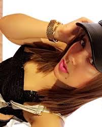 Shakira Warren's Instagram, Twitter & Facebook