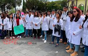 Calle leona vicario 201, barrio de sta. Demandan Alumnos De Quimica De La Uaemex Suspension De 10 Maestros Por Acoso