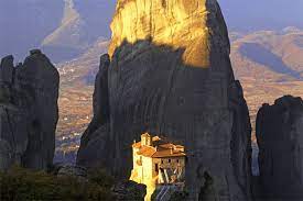 Schauplatz war das kloster agia triada aus dem 15. Die Meteora Kloster In Griechenland Urlaub