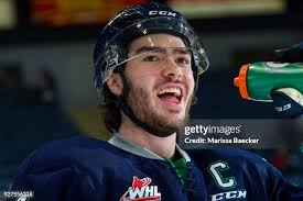 30 Photos & High Res Pictures