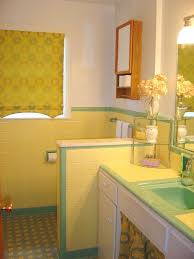 1950 S Yellow And Green Bath Tile Redo Yellow Bathroom Tiles Yellow Bathroom Decor Yellow Bathrooms