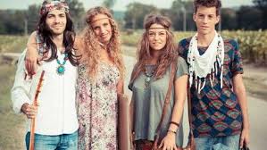 Anni abiti ragazza 13 anni abiti anni 40 shop online abiti anni 50 maniche lunghe abiti anni 1910 modello abiti anni 50 noleggio abiti anni 70 milano foto abiti da sposa anni 50 abiti fantasia anni 50 abiti donna anni 20 30 anni. Moda Hippy Anni 70 Stile Di Moda Moda Hippie Moda Giovane