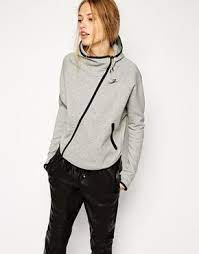 Nike Nike Fleece Hoodie With Butterfly Back At Asos Sportivnye Kostyumy Sportivnaya Odezhda Dlya Zhenshin Sportivnaya Odezhda
