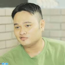 Tốc độ cạo râu nhanh hơn so với dao cạo bình thường, rất tiện lợi đầu dao cạo có nắp chụp giúp bảo vệ dao cạo tốt hơn. Diá»…n Vien Hai Vinh Rau
