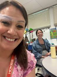 Round Hill Elementary School‎