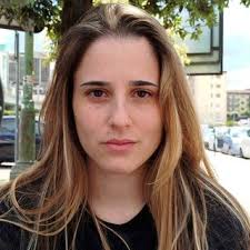 Salve, Sono una ragazza di 25 anni e da due anni sto affrontando una serie  di difficoltà nella mia