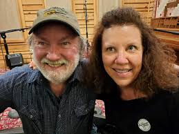 The Floyd Country Store is remembering the life of a musician who played  the fiddle there for decades.