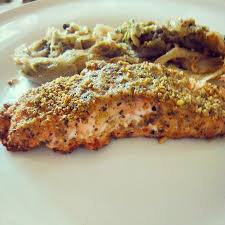 200 g di filetto di salmone 20 g di mollica di pane 10 g di pane grattugiato 10 g di pistacchi sgusciati non salati q.b. Trancio Di Salmone In Crosta Di Pistacchi Foto Di Da Nicola Fiesse Tripadvisor