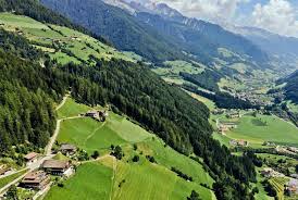 In den nächsten tagen gibt es in ahrntal einen mix aus sonne und wolken. Ferienwohnung Grossstahlhof Italien St Johann Im Ahrntal Booking Com