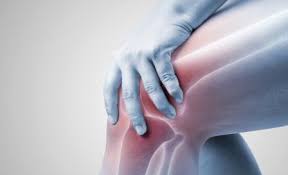 Gejala lutut bengkak bisa dirasakan tergantung pada penyebab dan kondisi pembengkakannya, apakah ringan atau parah. 6 Cara Mengatasi Cedera Lutut Di Rumah Dan 8 Cara Mencegahnya