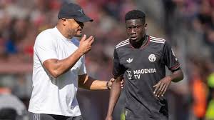 FC Bayern: Aufstellung da! Juwel (18) wieder in der Startelf