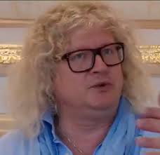 Le propriétaire du palais vivienne, à paris, et identifié comme organisateur de dîners clandestins, dans un reportage de m6, a parlé ce lundi soir dans touche pas à mon poste, l'émission de cyril hanouna, sur c8. Pierre Jean Chalencon Wikipedia