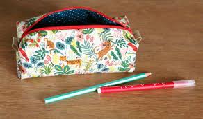 Tuto Trousse Ecole Carree Ou Rectangulaire Avec Doublure Louise Tuto Trousse Ecole Tuto Trousses Trousses Ecole