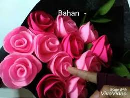 Gambar pola kain flanel berwarna hijau untuk digunakan sebagai pangkal bunga. Diy Felt Roses Bouquet Cara Membuat Bunga Mawar Flanel Untuk Buket Bunga Youtube
