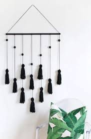 Troddel Wandbehang Selber Basteln Als Coole Wanddeko Idee Fur Weisse Wande Deko Selber Machen Wanddeko Ideen Coole Wanddekoration