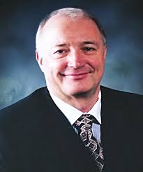 Financial Decision-Making in the Foodservice Industry_Print  Ready_121119.indd