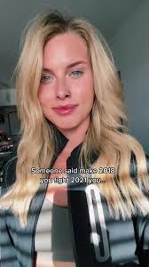 Sandy Nix's Instagram, Twitter & Facebook