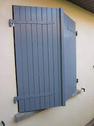 Des peintures couleurs pour isoler et protéger vos bois extérieurs des agressions climatiques. Peindre Des Volets En Bois Types De Peinture Couleur Prix