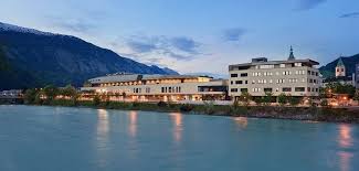 Schwaz lies in the middle of the lower inn valley at the foot of the kellerjoch and eiblschrofen mountains. Stadtgalerien Schwaz