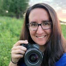 Mavis Wagner's Instagram, Twitter & Facebook