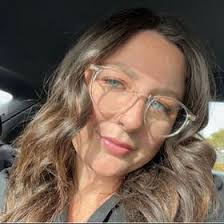 Allison Conover's Instagram, Twitter & Facebook