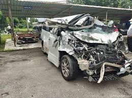 ( he had two older brothers, both of whom died in infancy.) citation needed mahmood received his primary and lower secondary. Kemalangan Maut Porsche Toyota Gohed Gostan