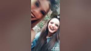 Lola Poggio con Valen Goldzen #TikTok