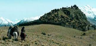 Jun 11, 2021 · der animationsfilm wird dabei etwa 250 jahre vor der blutigen schlacht um helms klamm aus herr der ringe: Einblick In Herr Der Ringe Serie Wir Haben Die Stars Ausspioniert