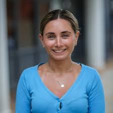 Candice Walters's Instagram, Twitter & Facebook