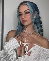 A cute little diy dragonfly fairy necklace! I sent this off to my secret  draw