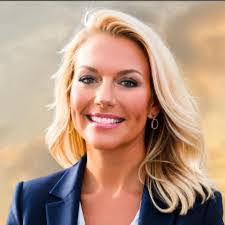 Tracy Hiller's Instagram, Twitter & Facebook