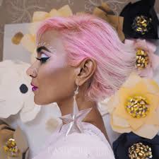 Reverse ombre is equally good for blondes as well as for the owners of dark hair. Reverse Ombre Hair Pink Roots Platinum White Blonde Ends Fashionicide Fashion Makeup And Beauty With A Difference