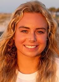 Ellie Connell's Instagram, Twitter & Facebook