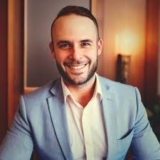 Vincent Peak's Instagram, Twitter & Facebook